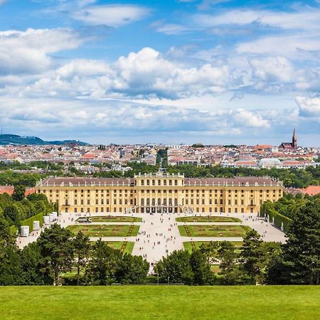 Apartament Lovely Airbnb Near Schoenbrunn Wiedeń Zewnętrze zdjęcie