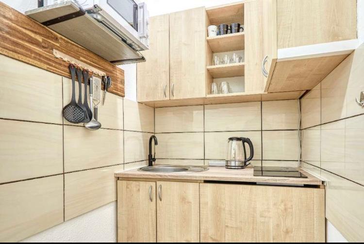 Apartament Lovely Airbnb Near Schoenbrunn Wiedeń Zewnętrze zdjęcie